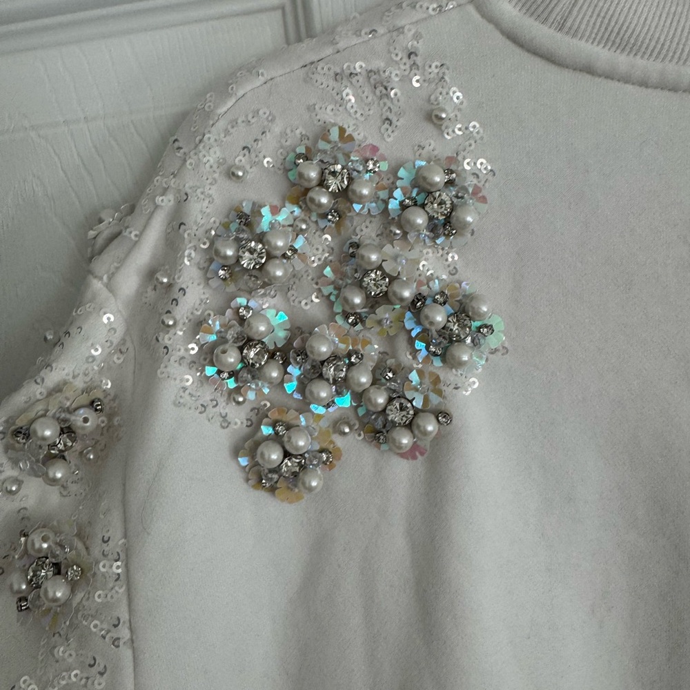 QUEEN OF SPARKLES White Sweatshirt with Champagne Bottle Design - Picture 5 of 6